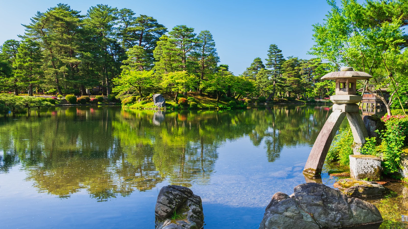 Top 3 Hotels Near Kenrokuen for Easy Kanazawa Travel