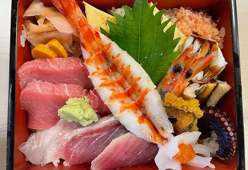 Chirashi-zushi