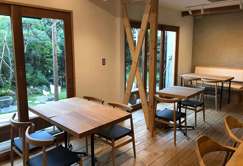 Dining area tables