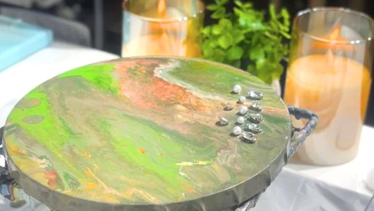Trying Tea Ware Painting and Fluid Art at Art and Cafe in Shibuya
