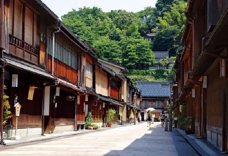 Higashi Chaya District