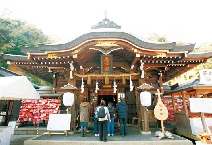 Enoshima Shrine
