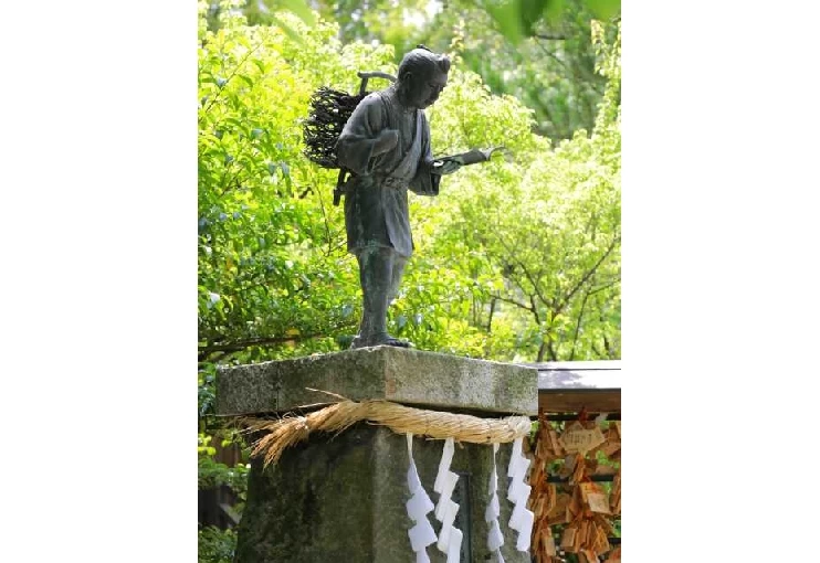 Bronze statue