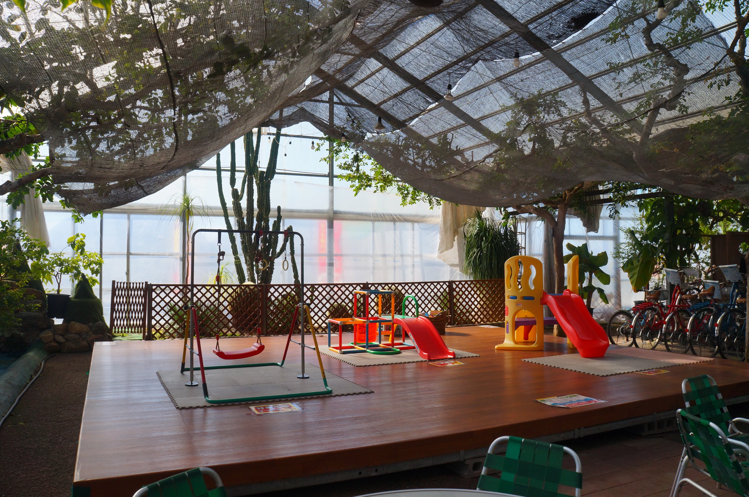 A playful stop with ring toss and outdoor games